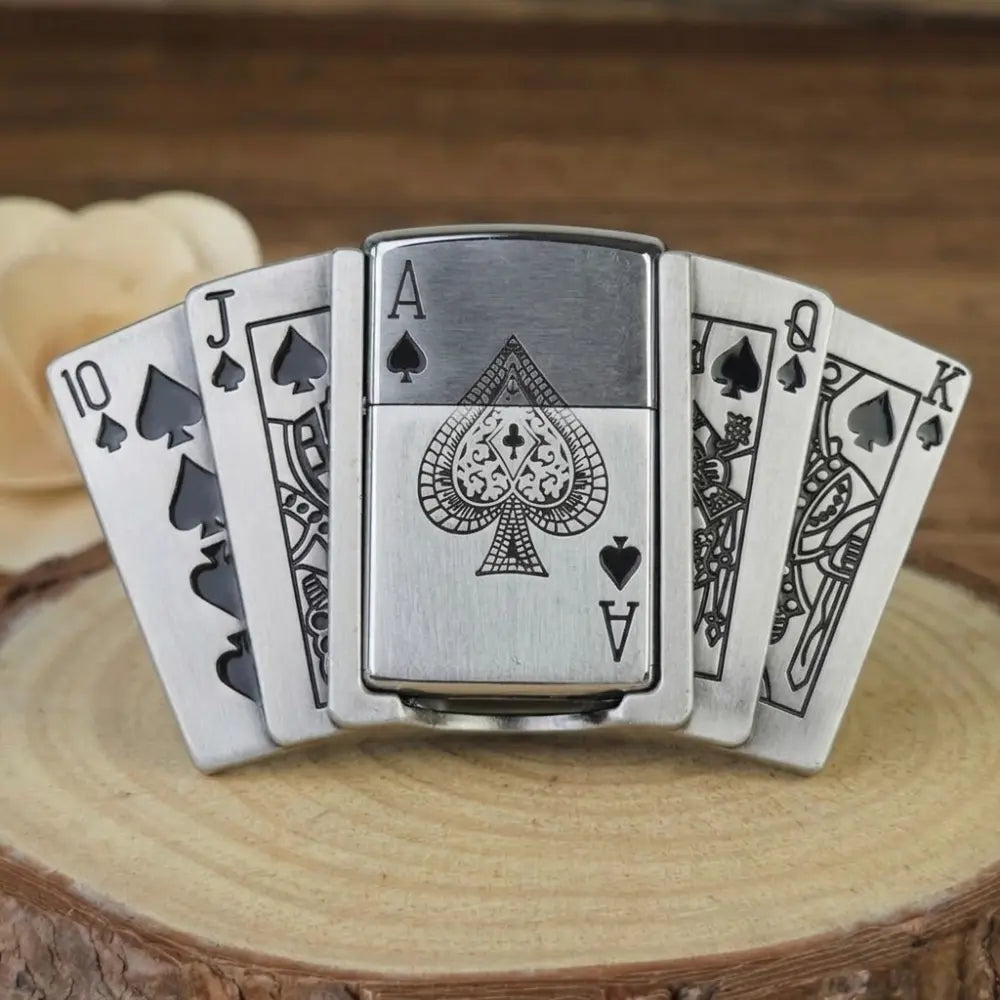 Fivela Cartas de Baralho com Isqueiro Embutido