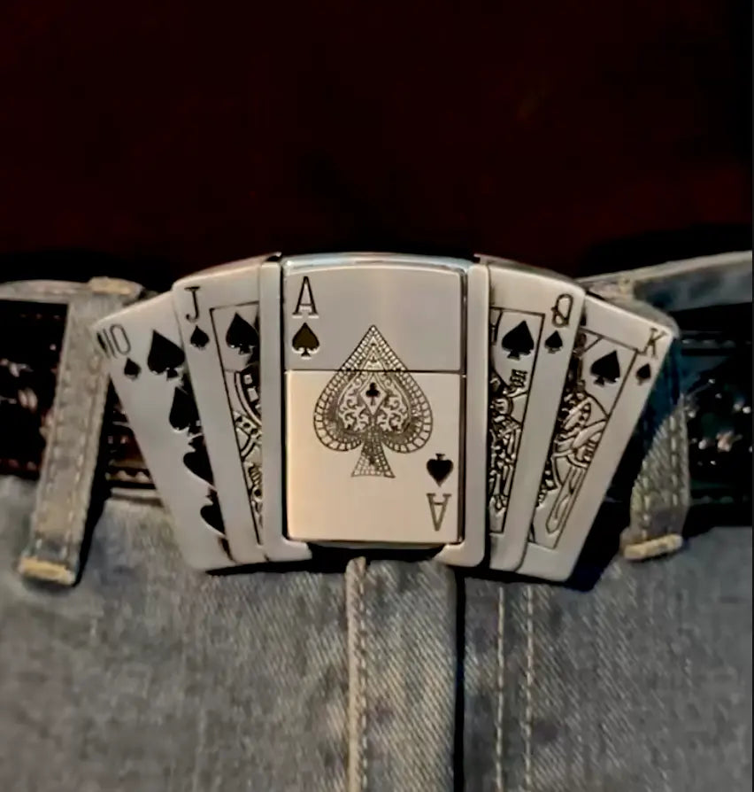 Fivela Cartas de Baralho com Isqueiro Embutido - Esporatto